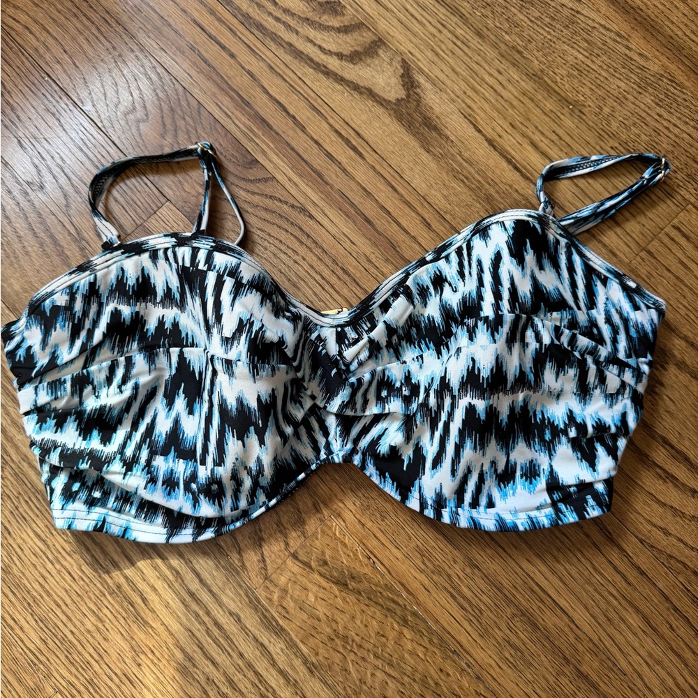 Sunsets 36DD bikini top in Black, White and Blue Pattern